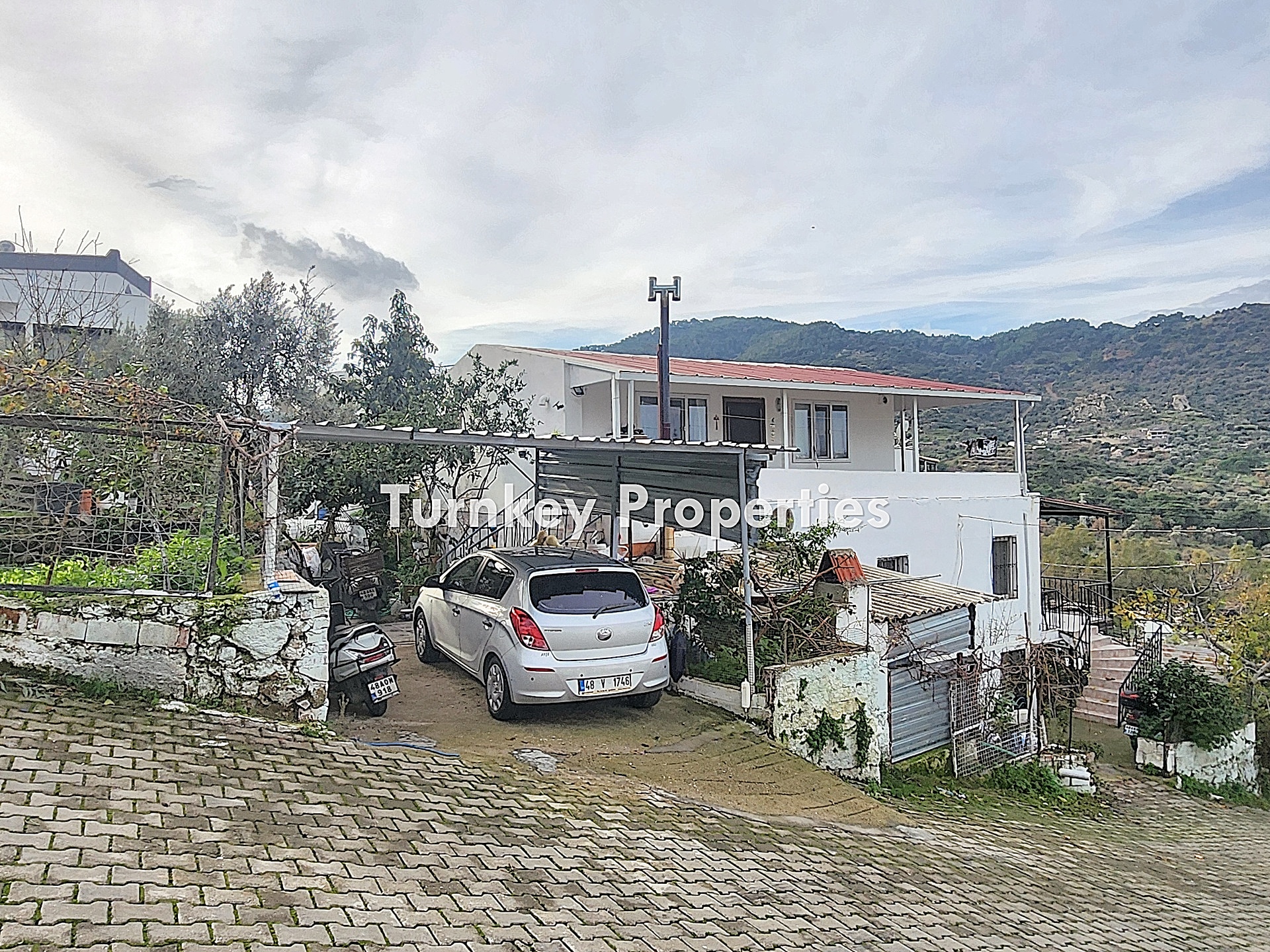 Gündoğan Köyiçi Satılık Kargir Ev Geniş Bahçeli Müstakil Parselli